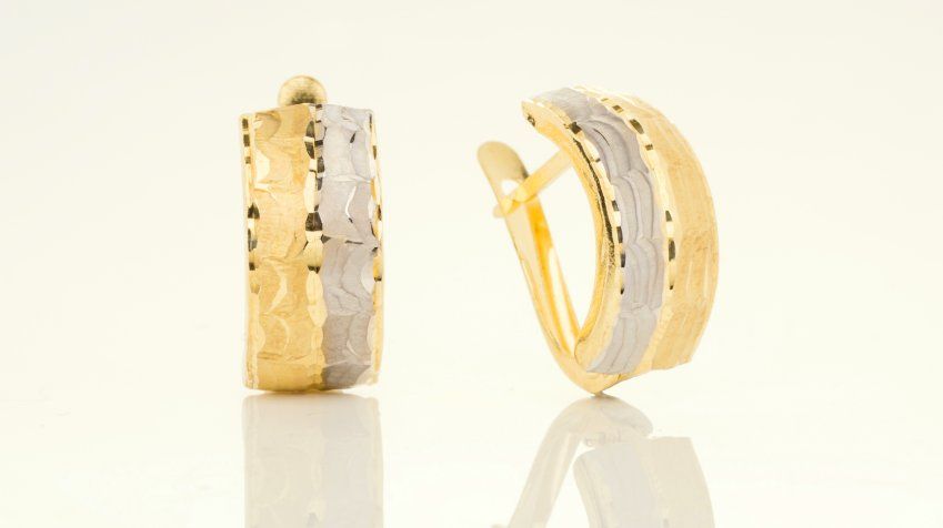 Pendiente de oro en su color y oro blanco de 18 Kt